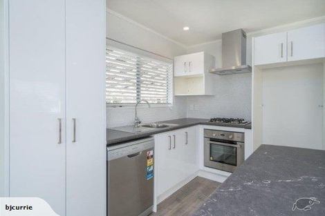 Photo of property in 2 Avon Close, Richmond Heights, Taupo, 3330