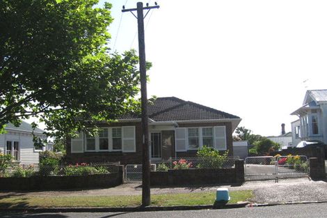 Photo of property in 5 Herne Bay Road, Herne Bay, Auckland, 1011