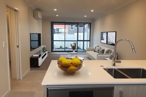 Photo of property in 20 Whimbrel Road, Flat Bush, Auckland, 2019