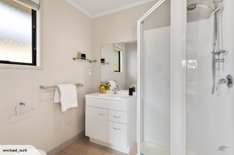 Photo of property in 17 Admirals Court Drive, Greenhithe, Auckland, 0632