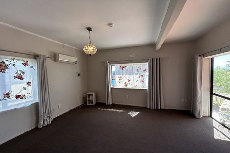 Photo of property in 49 Kakariki Grove, Waikanae, 5036