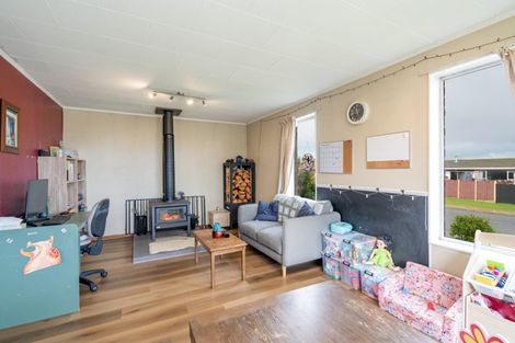 Photo of property in 73 Dunbeath Crescent, Kew, Invercargill, 9812