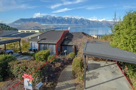 Photo of property in 35a Wynyard Crescent, Fernhill, Queenstown, 9300