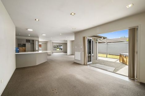 Photo of property in 8 Owhatiura Drive, Lynmore, Rotorua, 3010