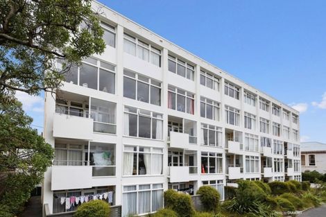 Photo of property in 9/4 Claremont Grove, Mount Victoria, Wellington, 6011