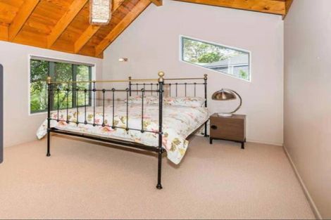 Photo of property in 6 Tree Fern Trail, Campbells Bay, Auckland, 0630