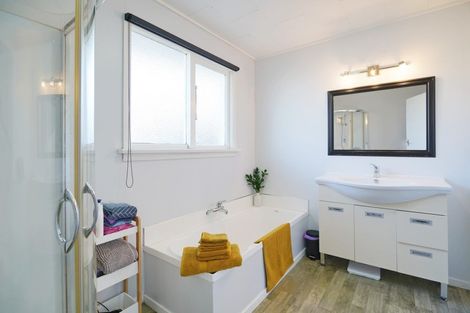 Photo of property in 28 Great North Road, Winton, 9720