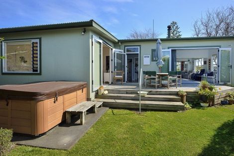 Photo of property in 53 Fortescue Street, Mahia, Nuhaka, 4198
