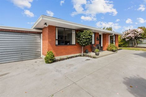 Photo of property in 2/151 Northcote Road, Northcote, Christchurch, 8052