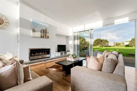 Photo of property in 39 Paraoa Crescent, Omaha, 0986