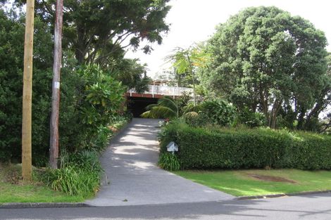 Photo of property in 5 Heathcote Road, Castor Bay, Auckland, 0620
