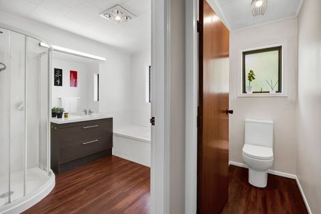 Photo of property in 323 Mangorei Road, Merrilands, New Plymouth, 4312