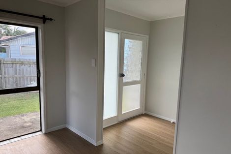 Photo of property in 3 Fiesta Drive, Half Moon Bay, Auckland, 2012