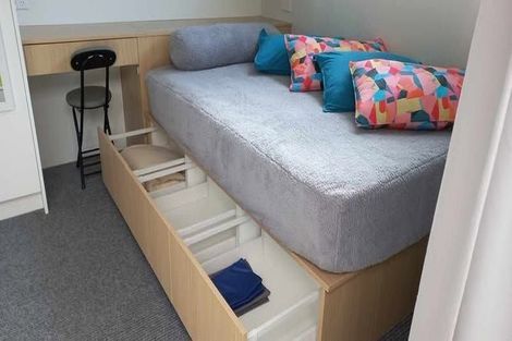 Photo of property in 1/56 Kiwi Esplanade, Mangere Bridge, Auckland, 2022