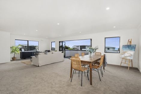 Photo of property in 1020b Papamoa Beach Road, Papamoa Beach, Papamoa, 3118