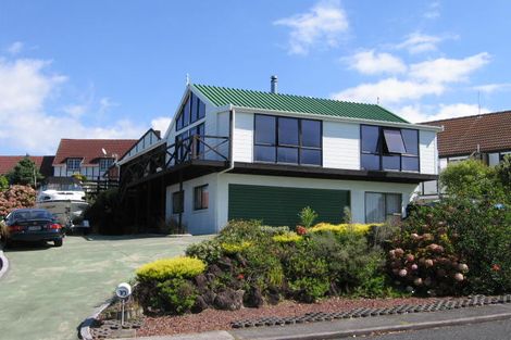 Photo of property in 10 Lingham Crescent, Torbay, Auckland, 0630