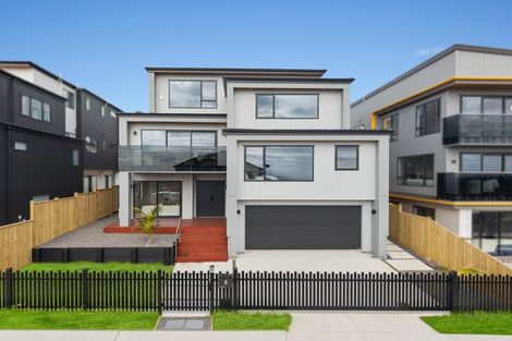 Photo of property in 8 Mill Hill Close, Flat Bush, 2019