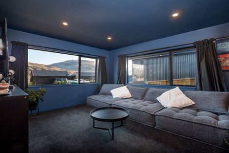 Photo of property in 13 Howden Drive, Jacks Point, 9371