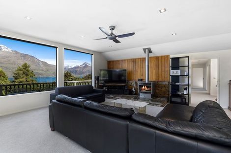 Photo of property in 5 Williams Street, Sunshine Bay, Queenstown, 9300