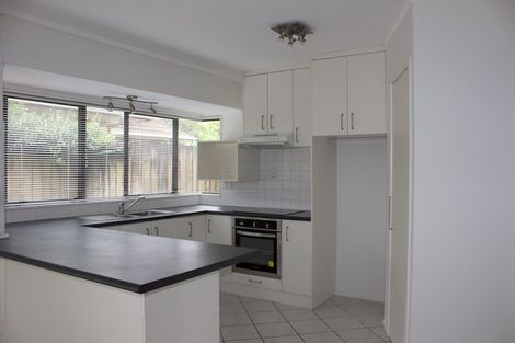 Photo of property in 1/25 Golfland Drive, Golflands, Auckland, 2013