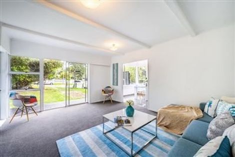 Photo of property in 9 Juniper Road, Sunnynook, Auckland, 0620