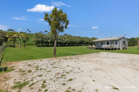 Photo of property in 3265 South Head Road, South Head, Helensville, 0874