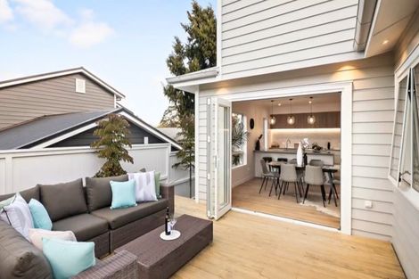 Photo of property in 26b Stottholm Road, Titirangi, Auckland, 0604