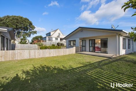 Photo of property in 241 Seaforth Road, Waihi Beach, 3611