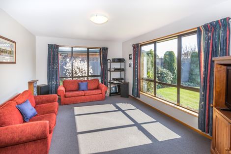 Photo of property in 19 Tivoli Place, Bishopdale, Christchurch, 8053