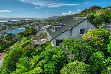 Photo of property in 14 Stanton Crescent, Karoro, Greymouth, 7805