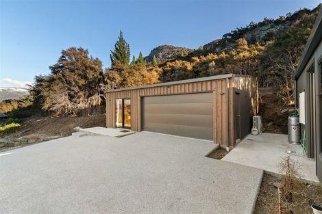 Photo of property in 10 Goldie Lane, Albert Town, Wanaka, 9305