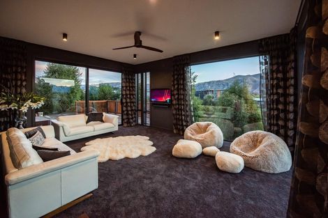 Photo of property in 9 Matipo Street, Wanaka, 9305