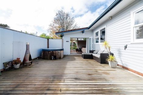 Photo of property in 61 La Rosa Street, Green Bay, Auckland, 0604