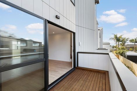 Photo of property in 2/258 Lake Road, Hauraki, Auckland, 0622