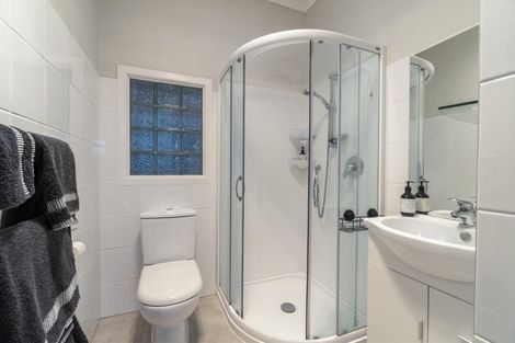 Photo of property in 2 Buisson Glade, West Harbour, Auckland, 0618