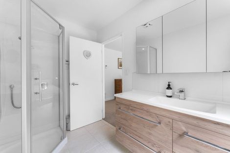 Photo of property in 66 Gillespie Place, Acacia Bay, Taupo, 3385