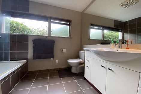 Photo of property in 976 Beach Road, Torbay, Auckland, 0630