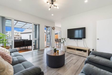 Photo of property in 4 Warbler Crescent, Papakura, 2110