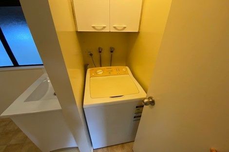 Photo of property in 4/4a Marine Parade, Mount Maunganui, 3116