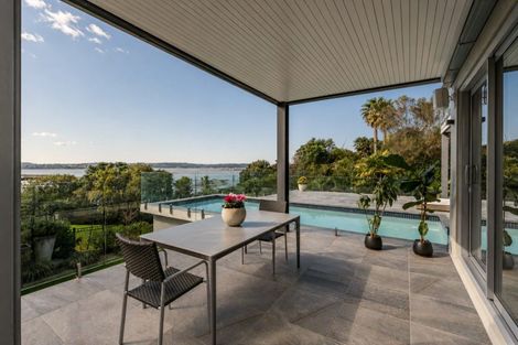 Photo of property in 28 Mansion Court, West Harbour, Auckland, 0618