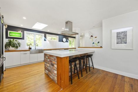 Photo of property in 1-9 Deirdre Place, Titirangi, Auckland, 0604
