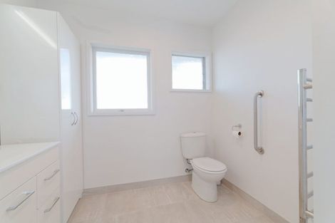 Photo of property in 1/760 Beach Road, Browns Bay, Auckland, 0630