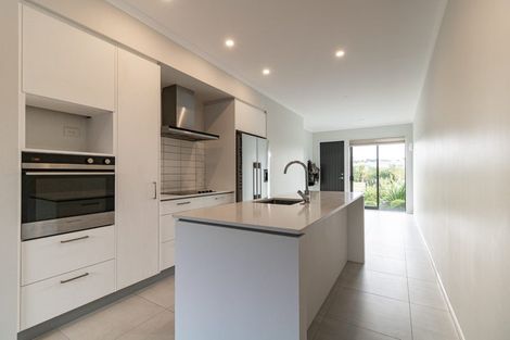 Photo of property in 35 Koura Drive, Red Beach, 0932