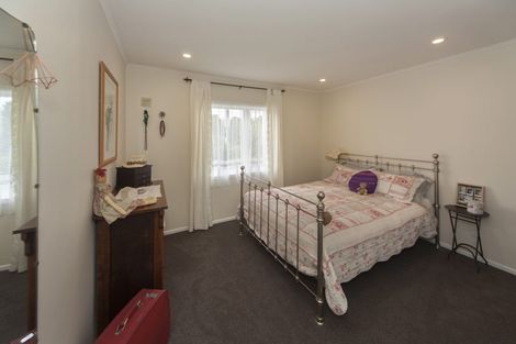 Photo of property in 2 Waikoukou Valley Road, Waimauku, 0812