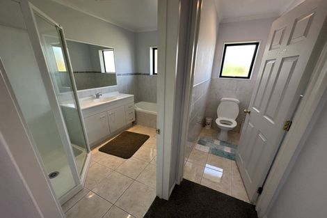 Photo of property in 51 Robin Brooke Drive, Flat Bush, Auckland, 2019