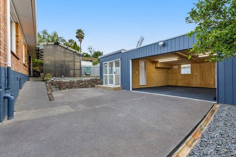 Photo of property in 19 Lawrence Crescent, Hillpark, Auckland, 2102