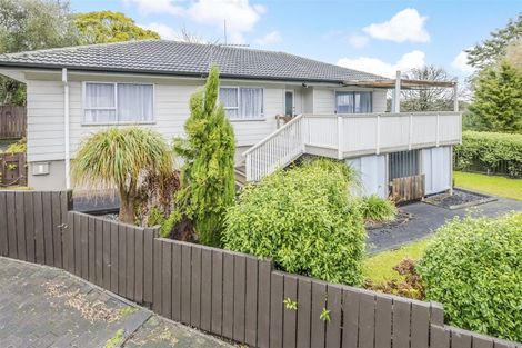 Photo of property in 1/40 Kingsclere Place, Goodwood Heights, Auckland, 2105