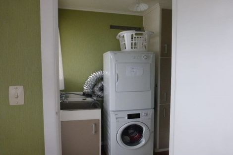 Photo of property in 36 Maui Pomare Street, Blockhouse Bay, Auckland, 0600