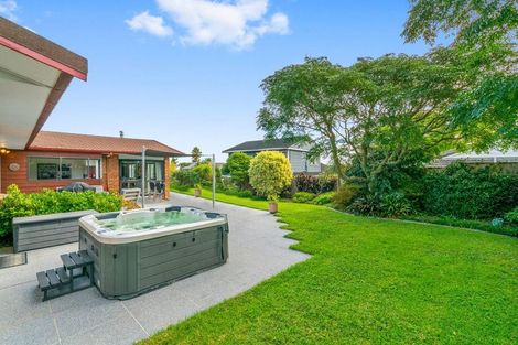 Photo of property in 8 Kuripaka Crescent, The Gardens, Auckland, 2105