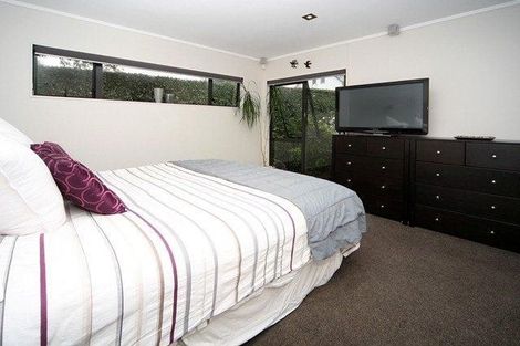 Photo of property in 14 Varlene Terrace, Forrest Hill, Auckland, 0620